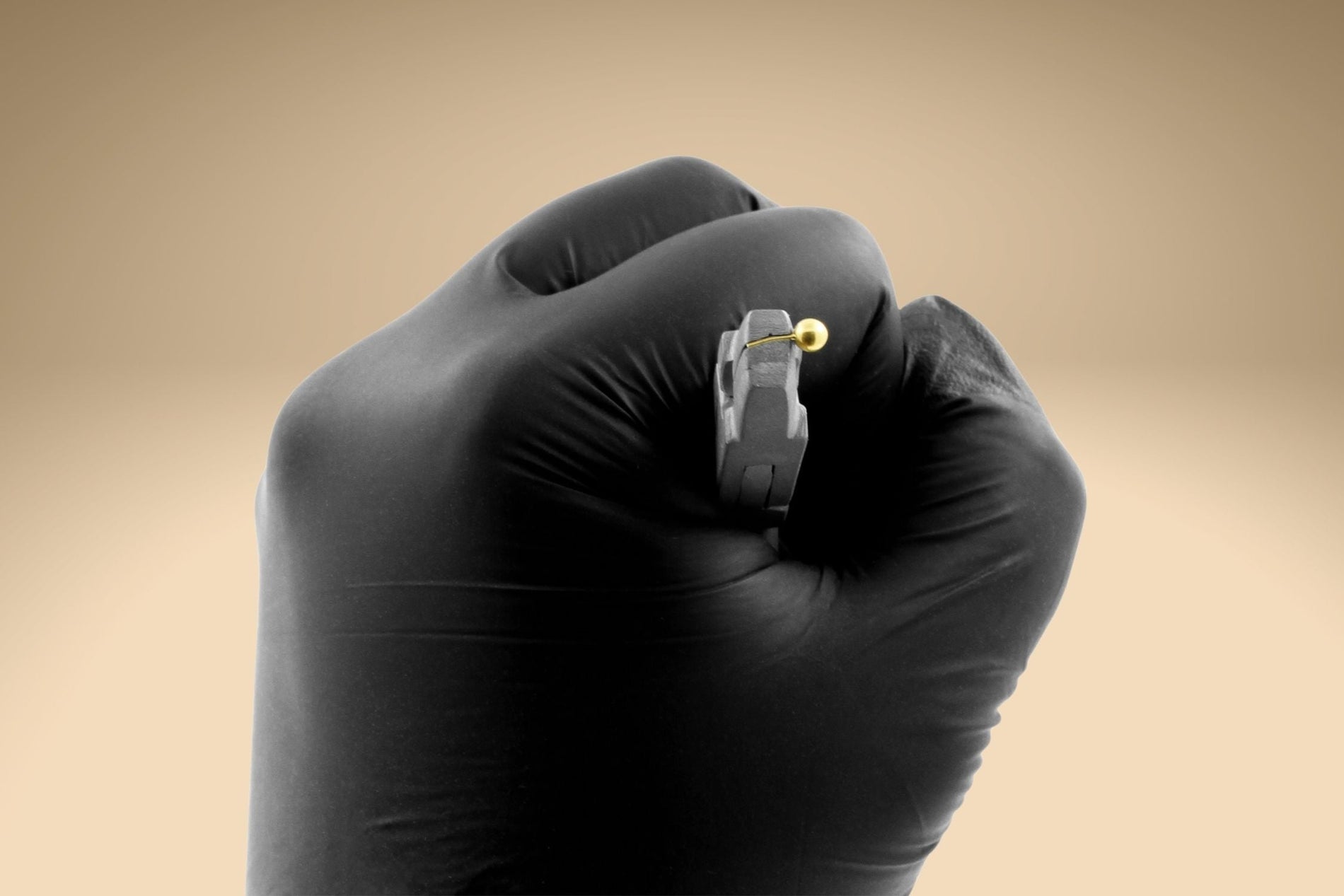 The essential tool for threadless piercings: control, comfort, and security