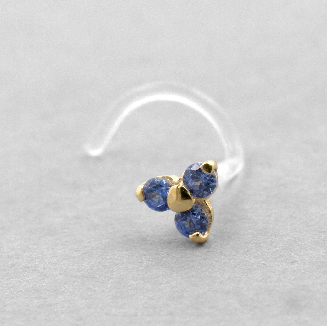 Bioplast-Nasenstecker mit 18-Karat-Gold-Trinity und Zirkonia